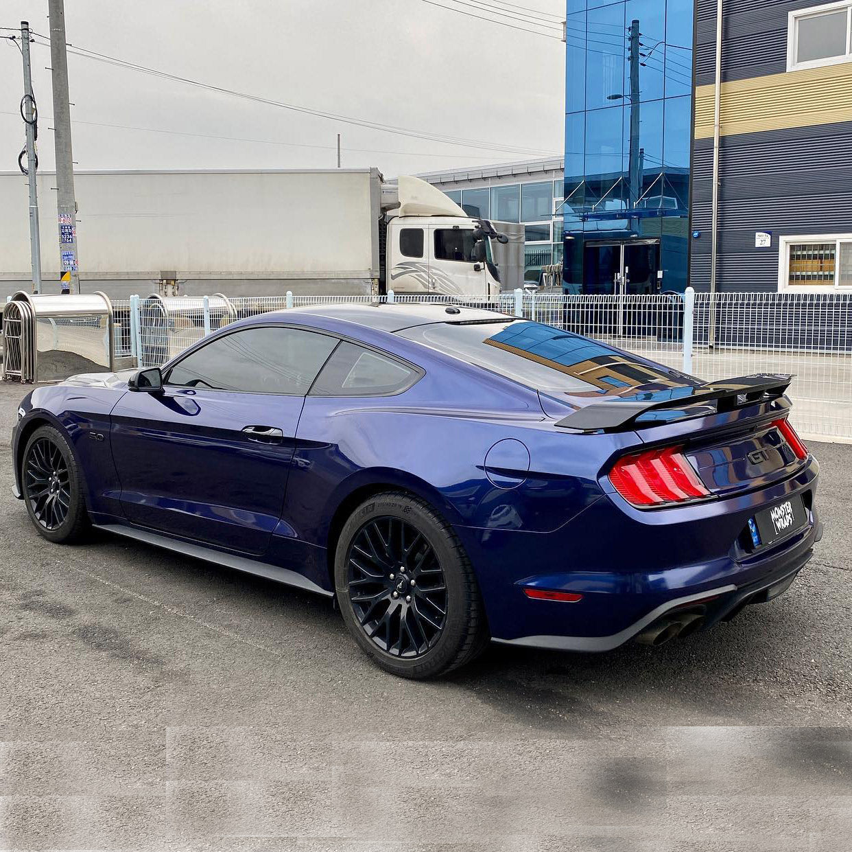 Glossy Metallic Tanzanite Blue Vinyl Wrap